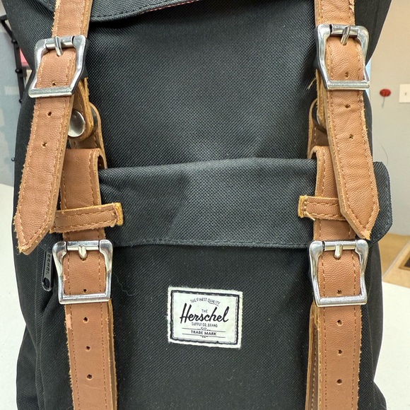 HERSCHEL Black Backpack 🎒 Red Stripe Interior with Computer pocket - Picture 2 of 12
